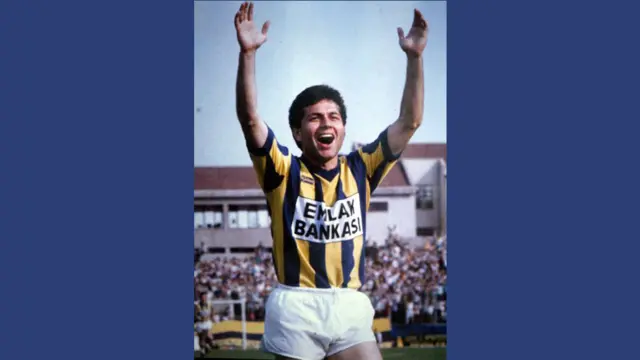 Fenerbahçe Teknik Direktörü Aykut Kocaman, Arsene Wenger Arsenal'e transfer olduğunda Oğuz Çetin ile beraber İstanbulspor'a yollanmıştı. Fenerbahçe Başkanı Ali Şen'in bu kararı çok tartışılmıştı