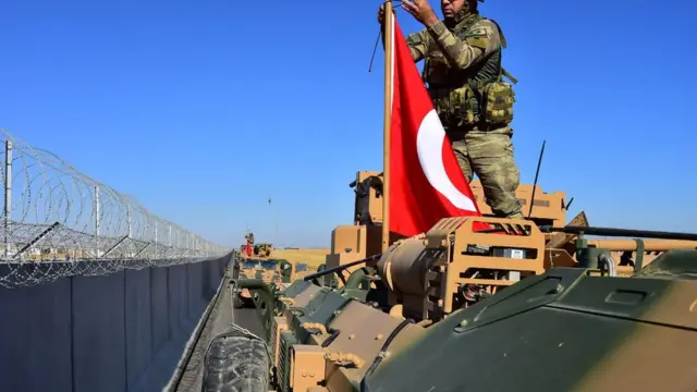TSK ve ABD'nin ilk kara devriyesi sınırın Suriye tarafında başladı