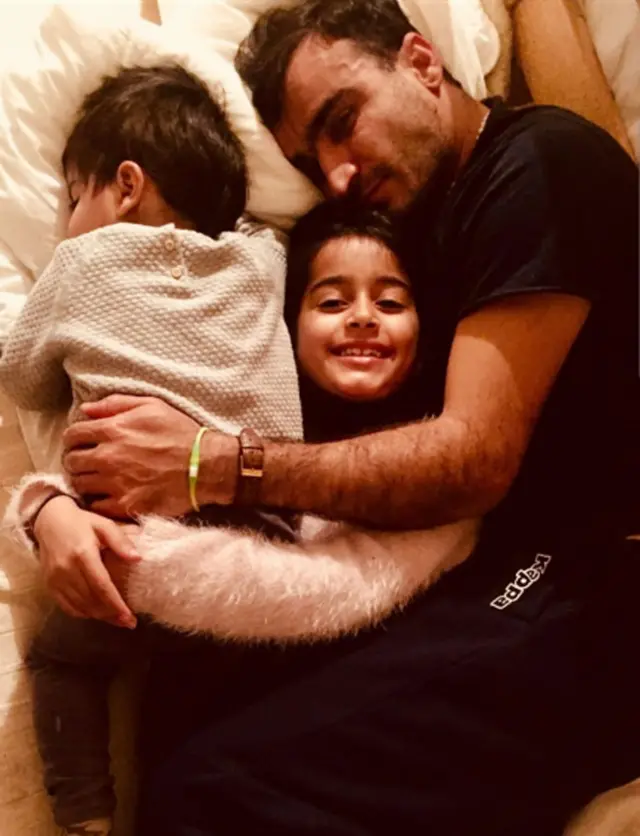 بهادور وأولاده ، برينيامين ومريم