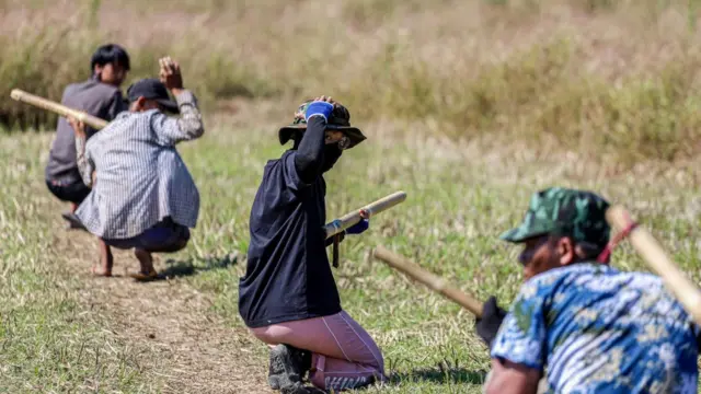 ဒီဇင်ဘာလထဲမှာ ကရင်ပြည်နယ်မှာ လေ့ကျင့်နေတဲ့ ပီဒီအက်ဖ် တပ်ရင်းတစ်ရင်း