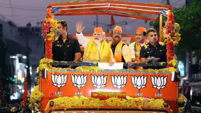 कर्नाटक के कलबुर्गी में 2 मई को पीएम नरेंद्र मोदी का रोड शो.