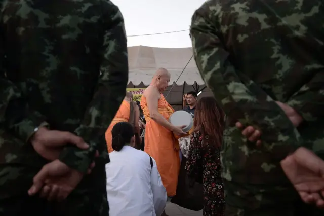 ธรรมกาย, วัดพระธรรมกาย, ธัมมชโย, ดีเอสไอ, ประยุทธ์ จันทร์โอชา, ม.44