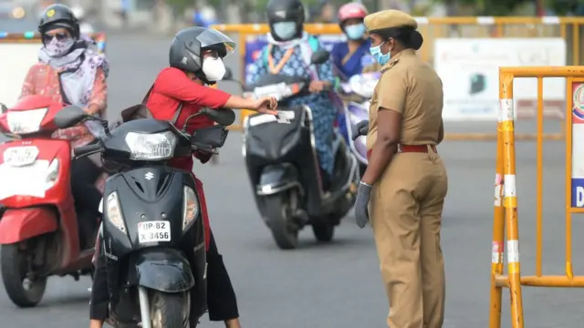 கொரோனா கட்டுப்பாடுகள்