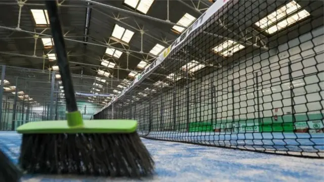 Dem suppose bring broom for di sex play-play