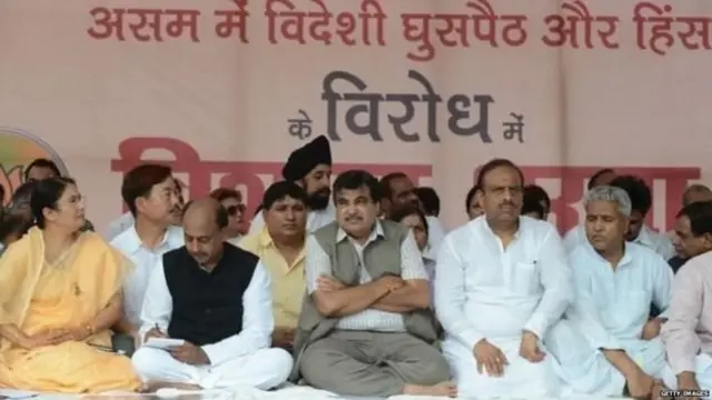 প্রশ্নটা হল, যেসব মানুষকে 'বিদেশী' বলে চিহ্নিত করা হবে, তাঁদের ভবিষ্যৎ কী!