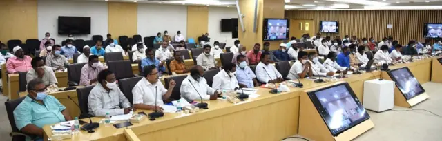 సంస్కరణల పేరుతో విద్యా వ్యవస్థను జగన్ ప్రభుత్వం భ్రష్టుపట్టిస్తోందని టీడీపీ విమర్శించింది.