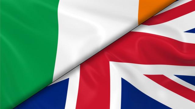 Banderas de Irlanda y Reino Unido.