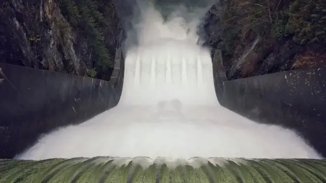 加拿大水库瀑布