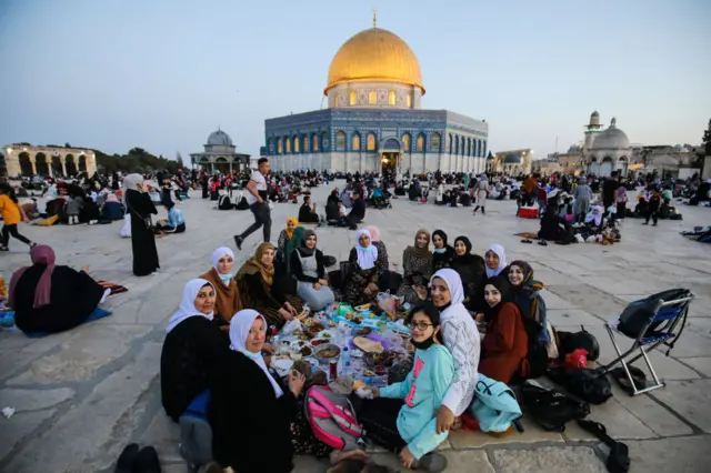 یکی از وزرای مسلمان کابینه اسرائیل از عربستان درخواست کرده بود که اجازه بدهد مسلمانان این کشور و سرزمین‌های اشغالی به شکل مستقیم برای حج به عربستان پرواز کنند