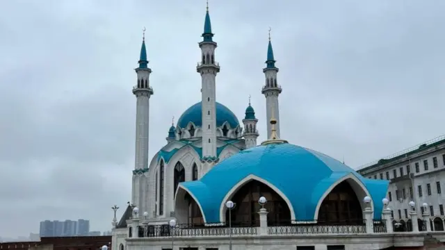 Setiap Ramadan, masjid-masjid dibuka untuk buka puasa, kata Farkhad.