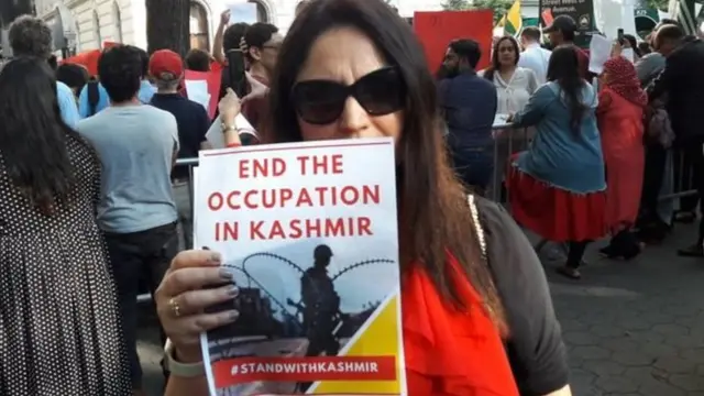 'हमसे कश्मीरी होने की पहचान छीन ली गई है'