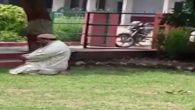 کالج کیمپس میں نماز