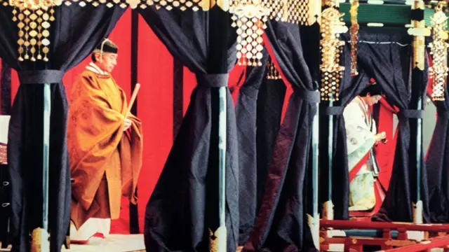 पूर्वसम्राट अकिहितो पनि आफ्ना छोराको राजगद्दी आरोहण समारोहमा उपस्थित थिए