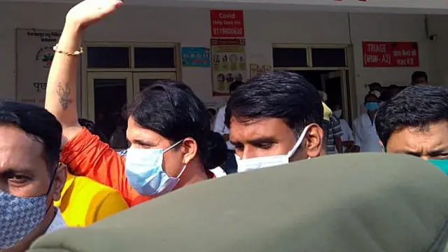 आनंद गिरि को गिरफ़्तारी करने के बाद उनकी मेडिकल जांच करवाई गई