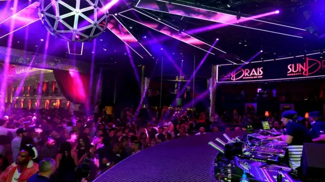 Жителям Лас-Вегаса и штата Невада полагаются значительные скидки на посещение ресторанов и зрелищных мероприятий