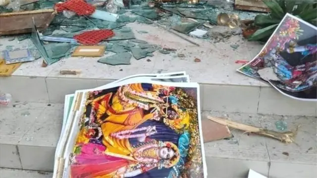 नोआखाली ज़िले के बेगमगंज में एक पूजा मंडप पर हमला और आगजनी और एक अन्य मंदिर में मूर्तियां तोड़े जाने की घटना की जानकारी पुलिस ने दी