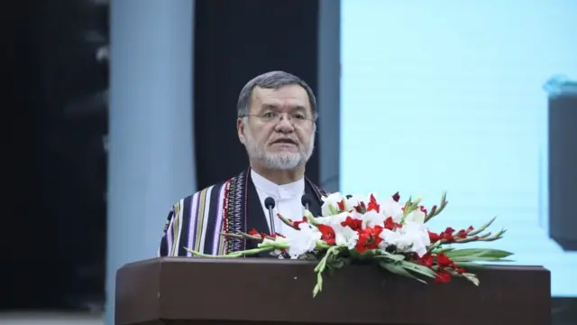 آقای دانش حکومت موقت را به معنی فروپاشی نظامی دانست