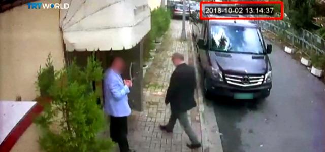 Imagem de câmea de segurança mostra Jamal Khashoggi chegando ao consulado saudita em Istambul