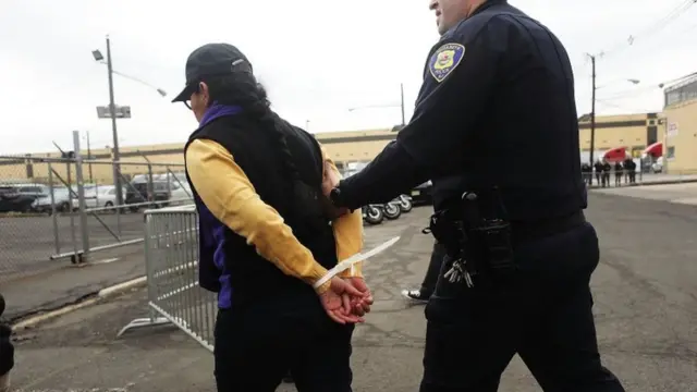 المكسيك تنشئ مراكز للمساعدة القانونية لمكافحة قرارات الترحيل الأمريكية