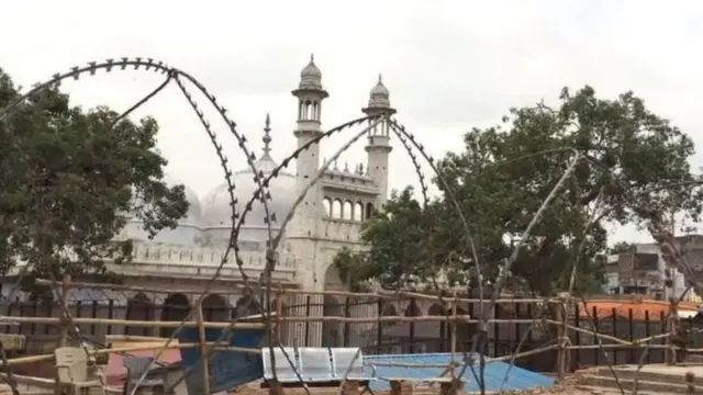 काशी, मशीद, मंदिर