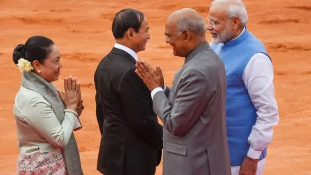 மோதி மற்றும் குடியரசு தலைவர்