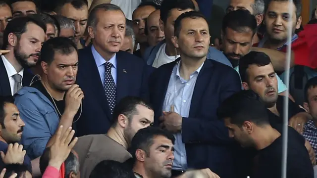 Recep Tayyip Erdoğan havaalanının kapısında