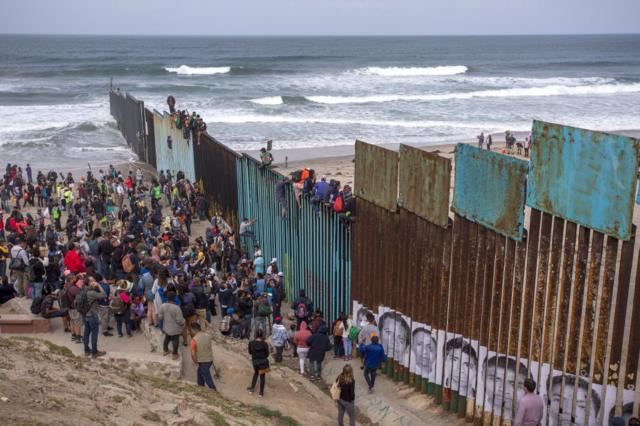 A caravana de refugiados da Am rica Central que est em um limbo