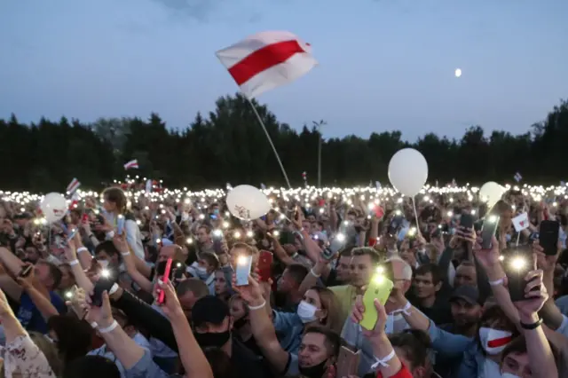 Митинг в поддержку Тихановской