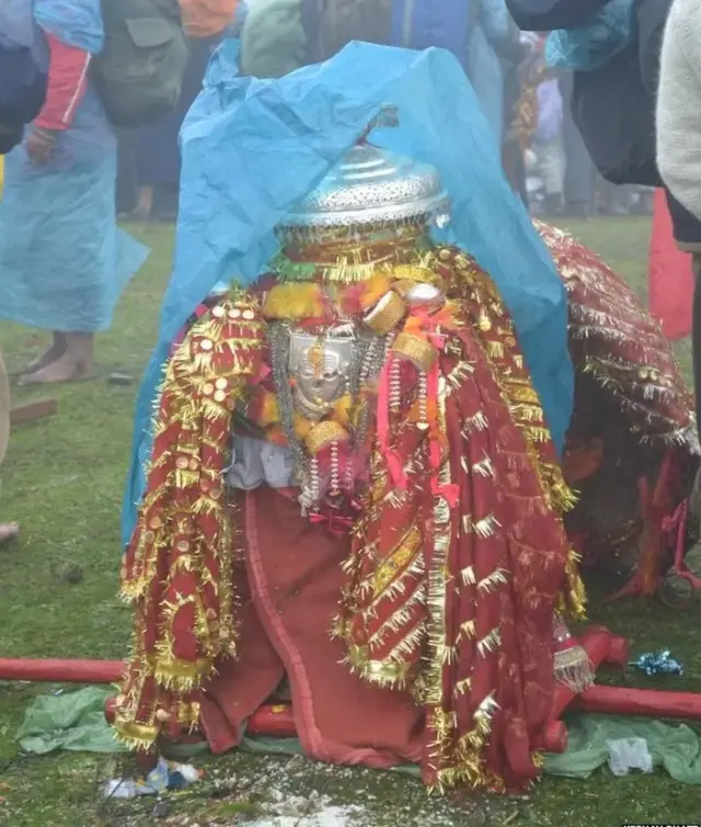 નંદાને પહાડની દીકરી મનાય છે, જેમનાં લગ્ન હિંદુ દેવતા મહાદેવ સાથે થયાં હતાં