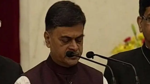 முன்னாள் உள்துறை செயலாளர் ஆர்.கே சிங்