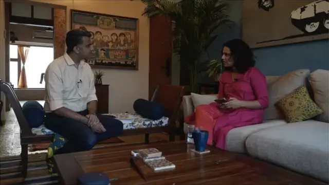 બીબીસી સંવાદદાતા જુગલ પુરોહિત સાથે અભિનેત્રી સ્વરા ભાસ્કર