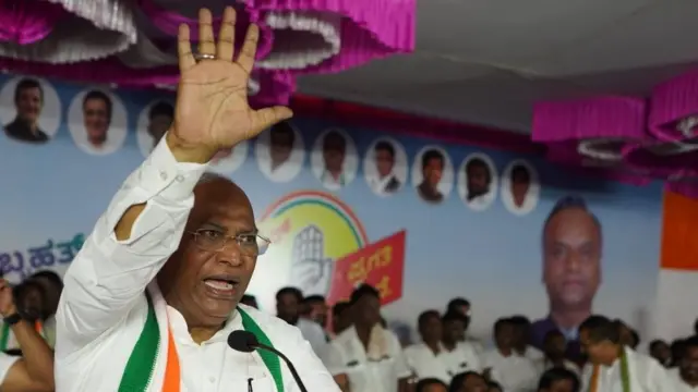 मल्लिकार्जुन खड़गे के बयान को भी प्रधानमंत्री नरेंद्र मोदी ने अपने चुनाव अभियान का मुद्दा बनाया