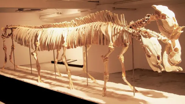 триголовий монстр