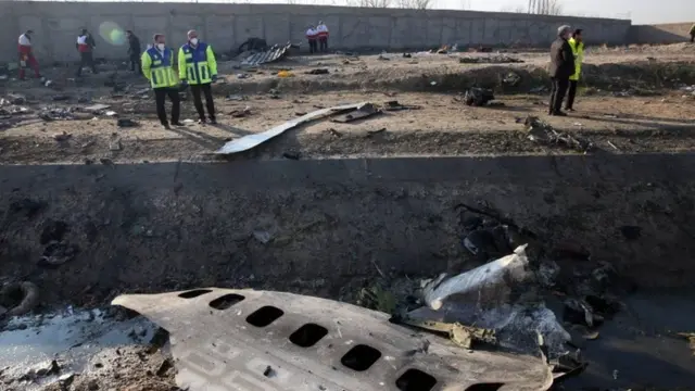 Diyaaradda ayaa burburtay wax yar uun ka dib markii ay ka kacday Tehran