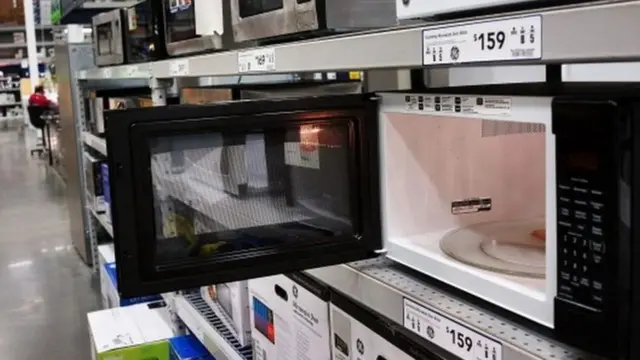 Operesheni ya mawimbi hayo ni sawa na yale ya tanuri ya microwave