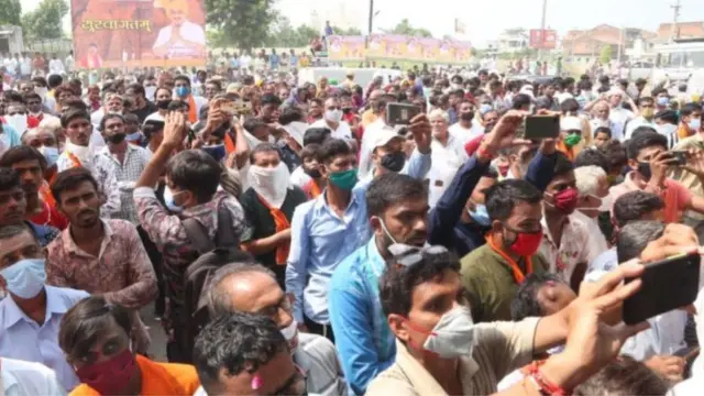 પાટણના બાલીસણા ખાતે સી. આર. પાટીલના કાર્યક્રમમાં લોકો