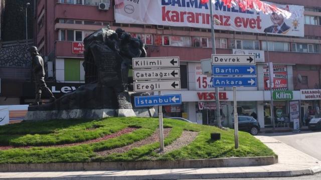 Zonguldak şehrindeki yol tabelaları