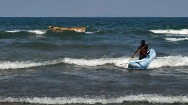 Wani mutum a kwale kwale