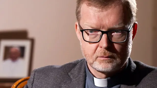 Pastor Hans Zollner, Direktur Institut Perlindungan di Universitas Kepausan Roma dan anggota Komisi Perlindungan Anak di Bawah Umur Vatikan