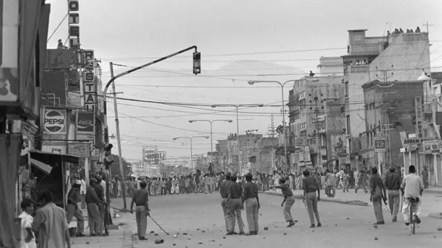 పాకిస్తాన్ అల్లర్లు