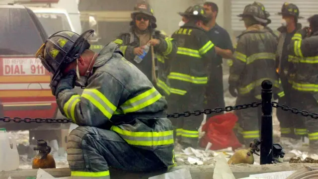 ঘটনার পর উদ্ধার কাজ করতে উদ্ধারকর্মীরা আবেগাপ্লুত হয়ে পড়েন।