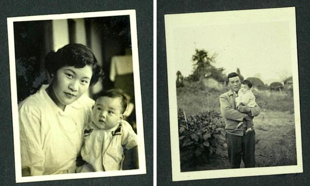 Tomoko com sua mãe, Teruko (à esquerda), e com seu pai, Tatsuyuki (à direita)