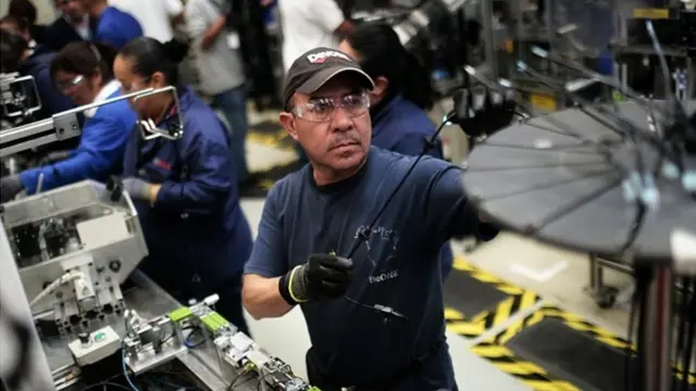 Factoría de autos en México.