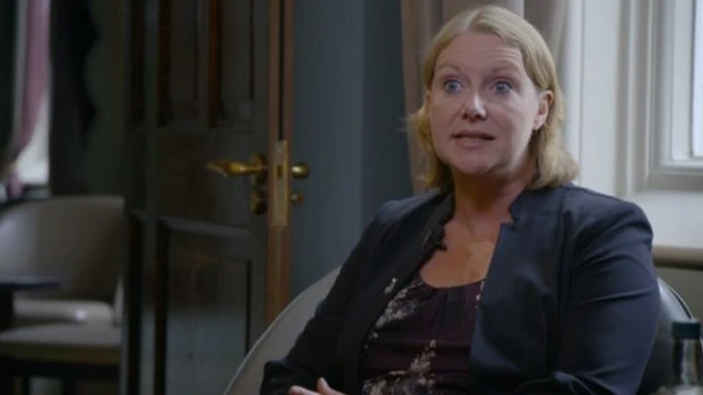 تقول سارة هانافين إن هناك حاجة إلى مزيد من الدعم