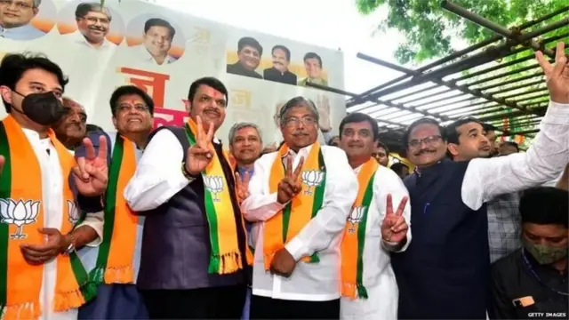 ભાજપ પાસે 106 ધારાસભ્યો છે અને પાર્ટીને બહુમત માટે 144 ધારાસભ્યોની જરૂર છે