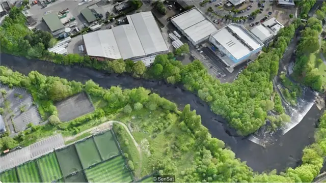 नदी नालों की डिजीटल तस्वीरें