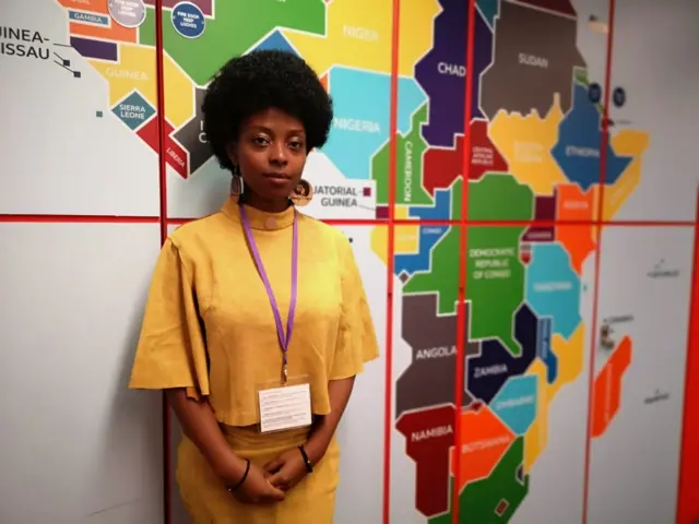 Aline Berabose ubwo yari yasuye studios za BBC i London