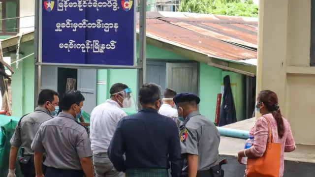 ဒေးဗစ်လားနဲ့ ဦးဝေထွန်းတို့ဟာ ကိုဗစ်၁၉ ရောဂါကူးစက်ခံခဲ့ရပြီး ရောဂါပျောက်ကင်းပြီးမှ ခုလို အမှုရင်ဆိုင်ရတာဖြစ်ပါတယ်။