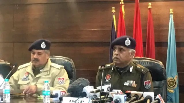 ਚੰਡੀਗੜ੍ਹ ਵਿੱਚ ਪ੍ਰੈੱਸ ਕਾਨਫਰੰਸ ਦੌਰਾਨ ਪੰਜਾਬ ਪੁਲਿਸ ਦੇ ਡੀਜੀਪੀ ਸੁਰੇਸ਼ ਅਰੋੜਾ