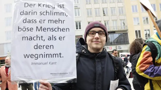 Себастьян прийшов з цитатою Канта